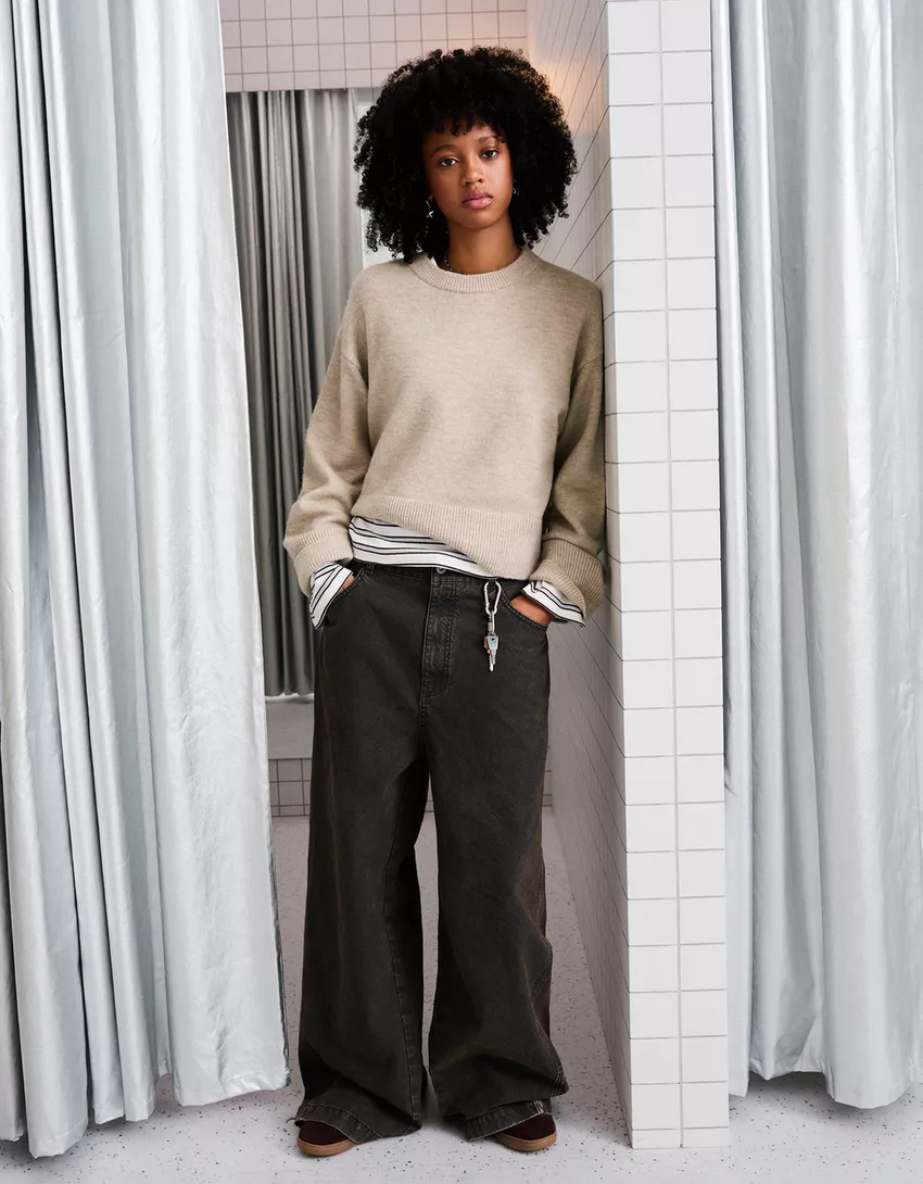 Oversized sweater with ribbed hem