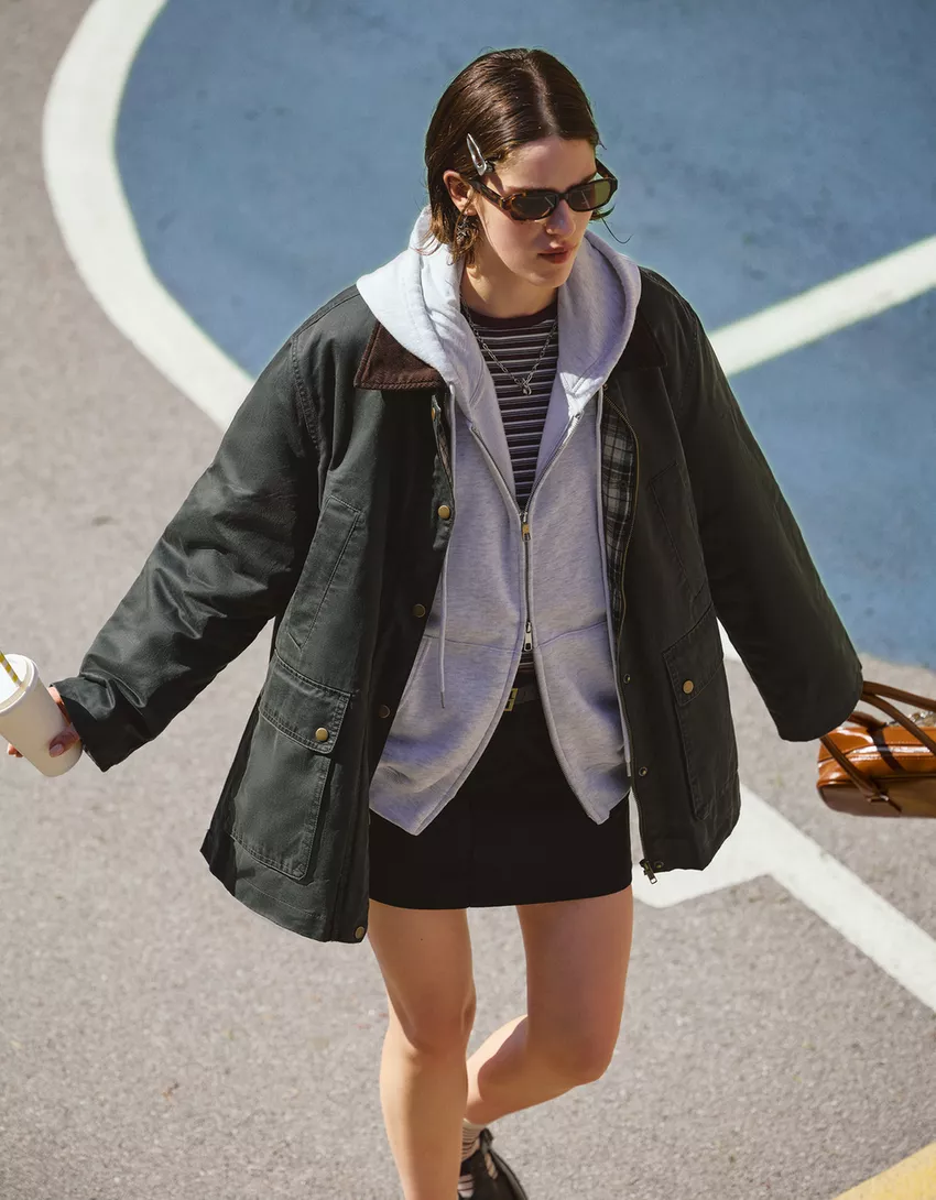 Jacket with contrasting collar