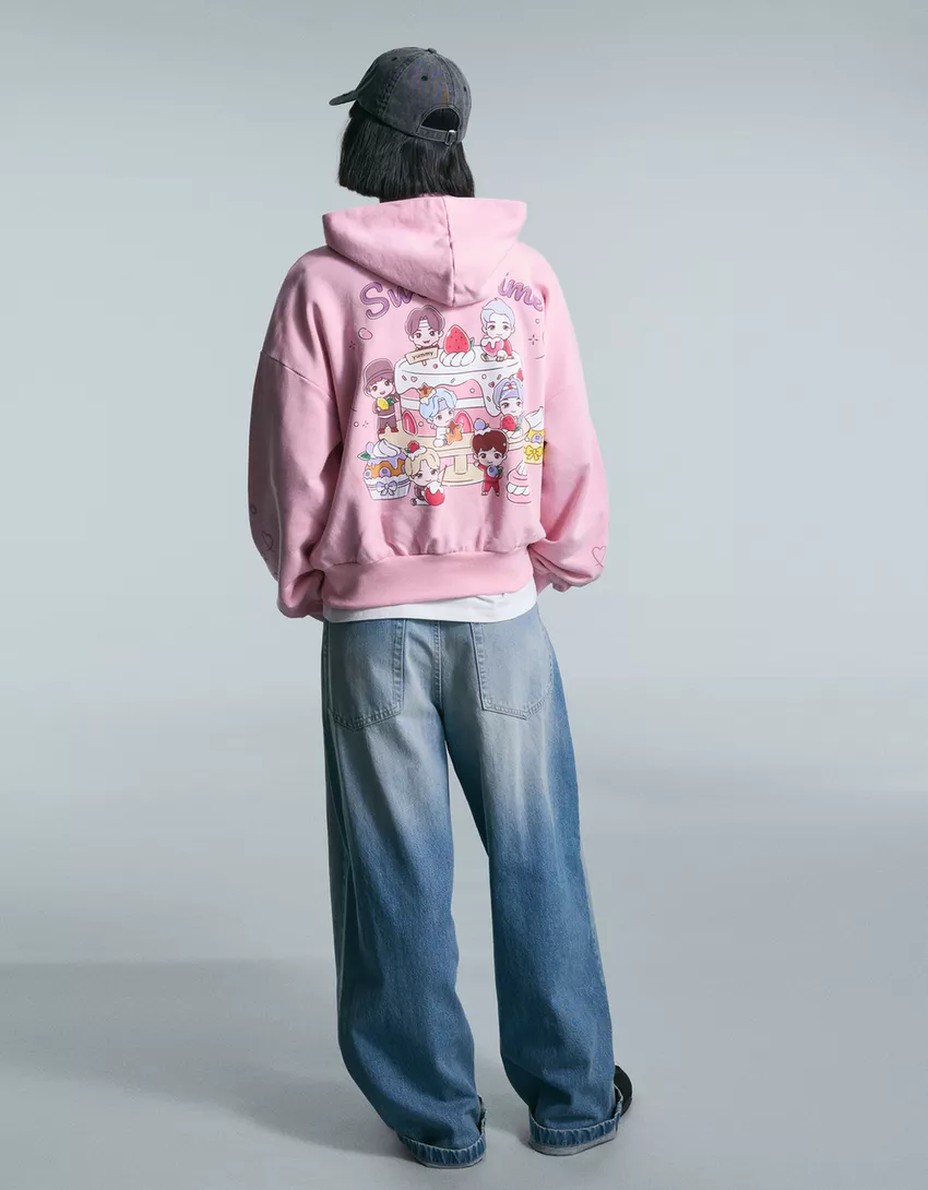 TinyTAN print sweatshirt