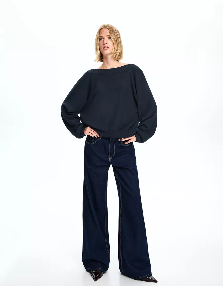 Open-back knit  sweater