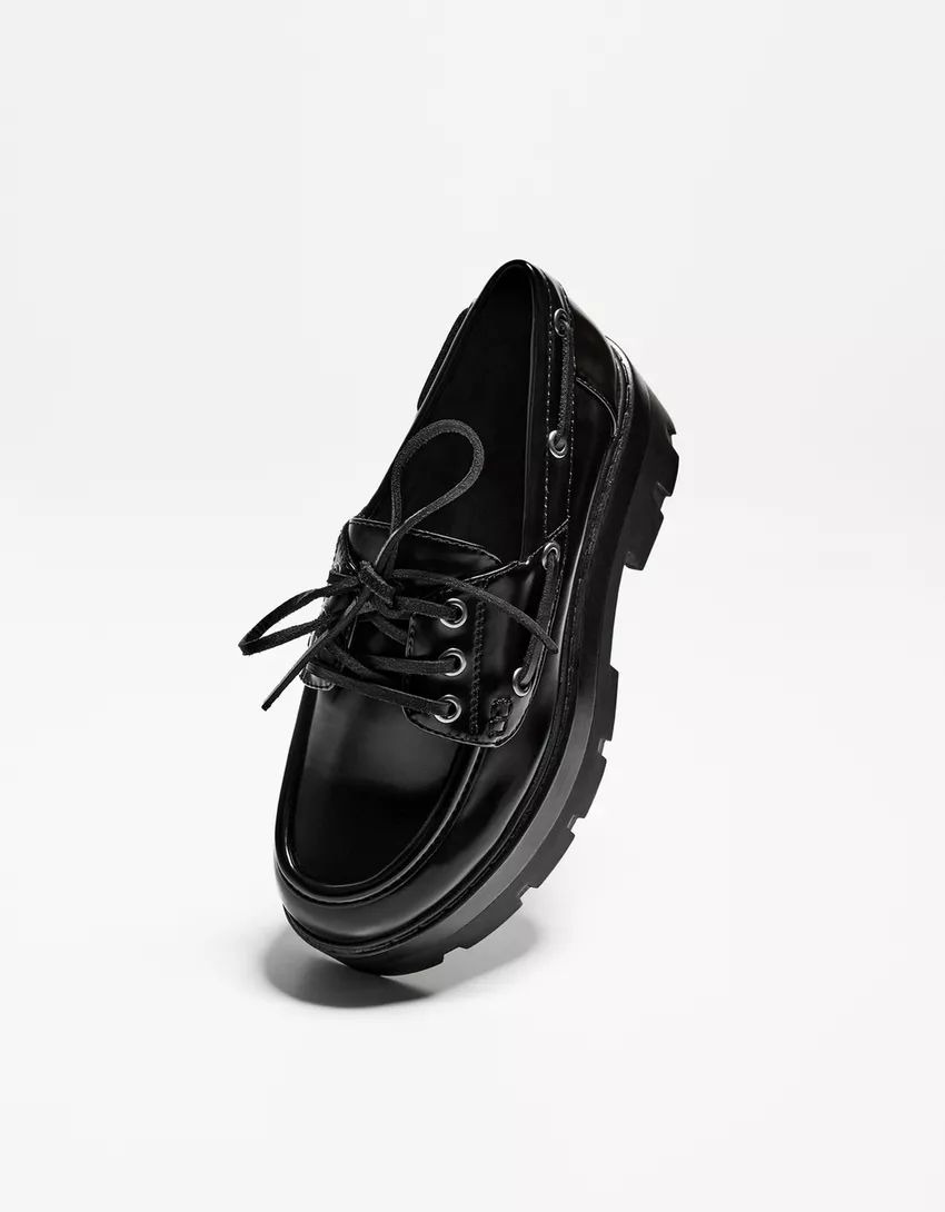 Chunky sole deck shoes