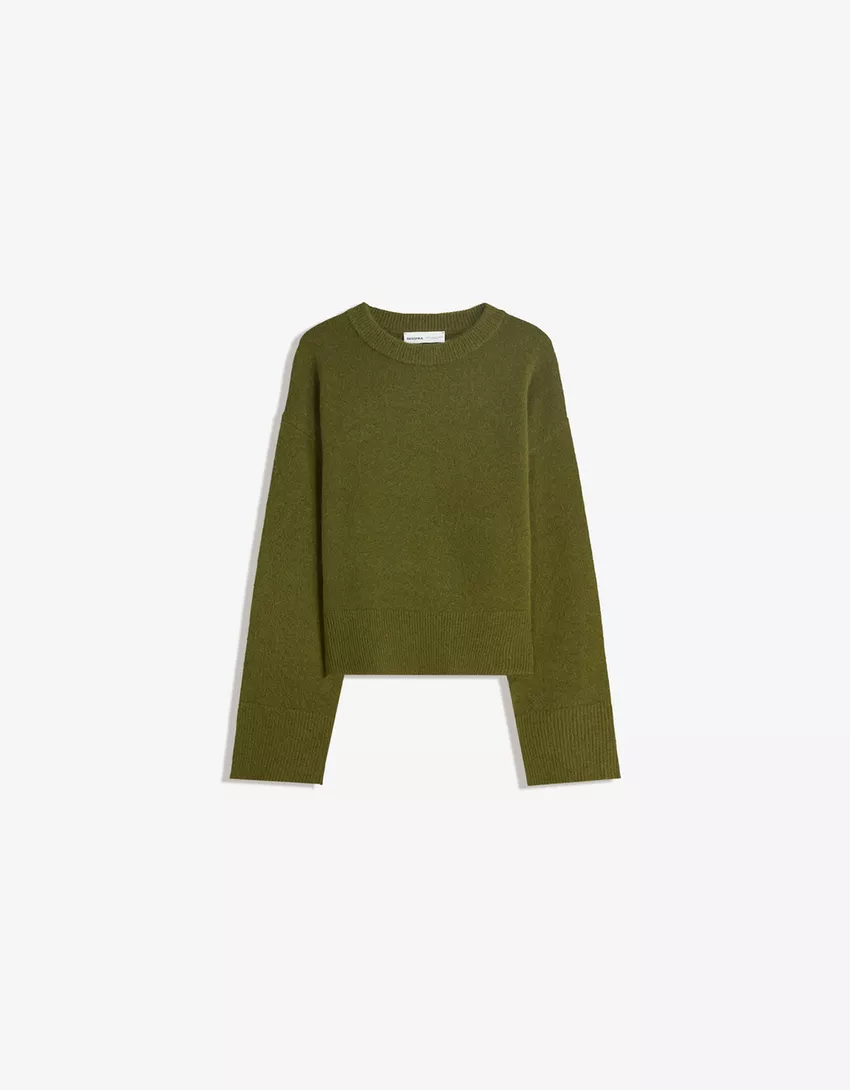 Oversized sweater with ribbed hem