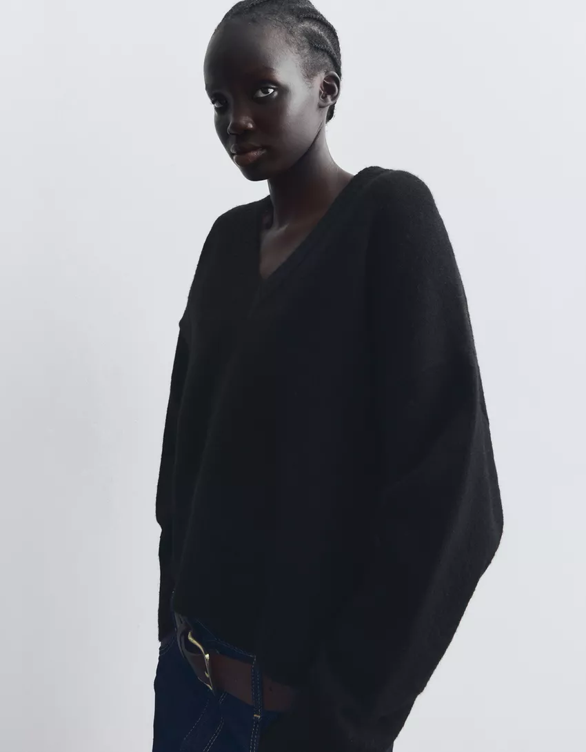 V-neck cropped sweater