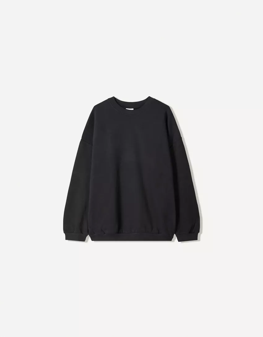 Oversize sweatshirt with pockets