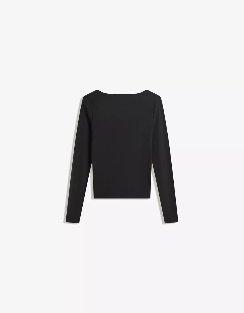 Long sleeve V-neck T-shirt