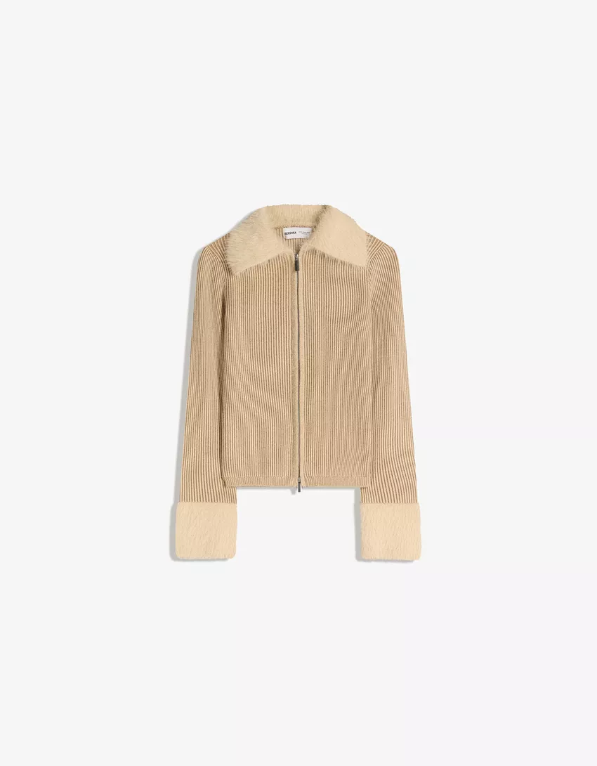 Zip-up cardigan with faux fur collar