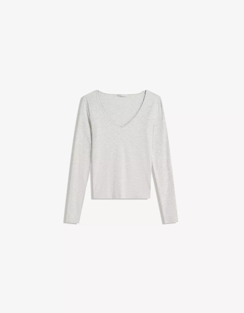 Long sleeve V-neck T-shirt
