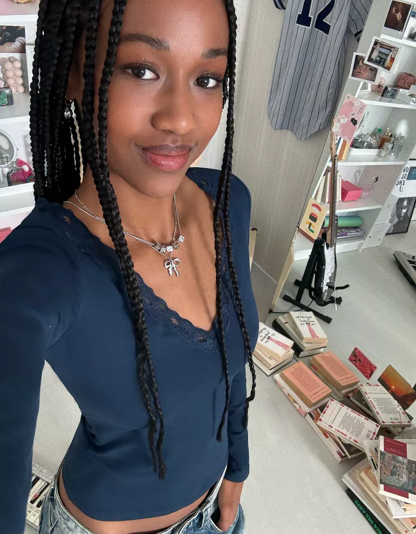 Long sleeve lace-trimmed T-shirt