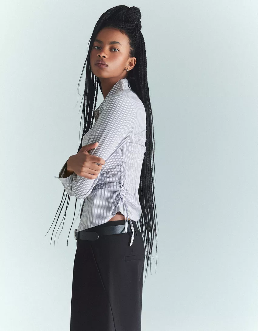 Fitted shirt with gathered side