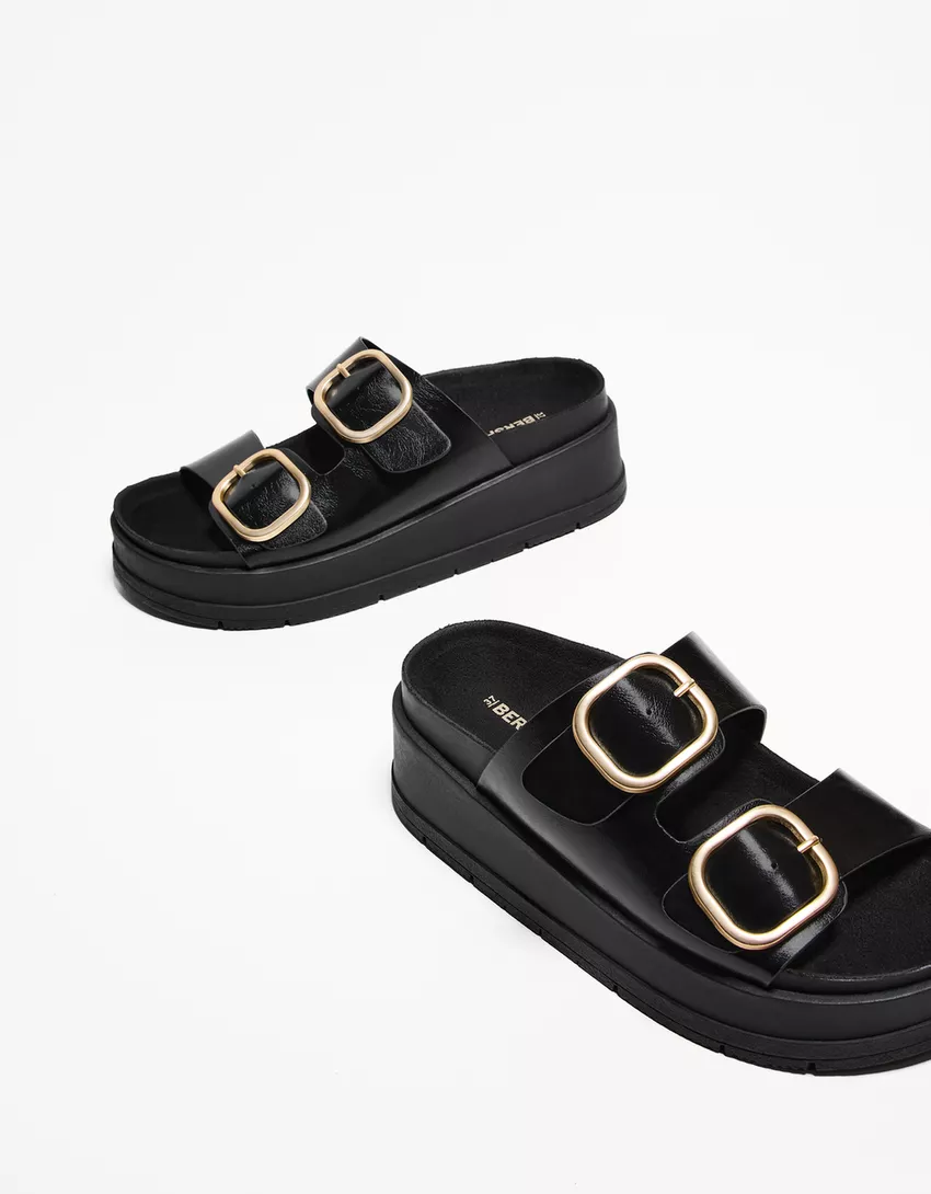 Flat platform sandals with buckles