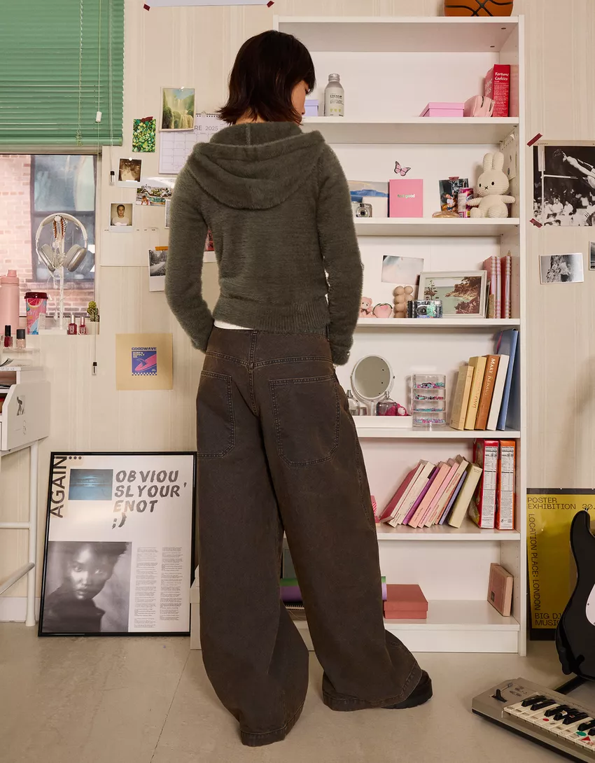 Embroidered knit zip-up jacket