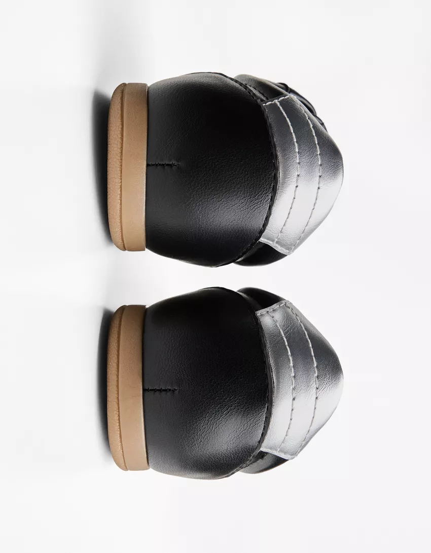 Retro sneakers with thin soles