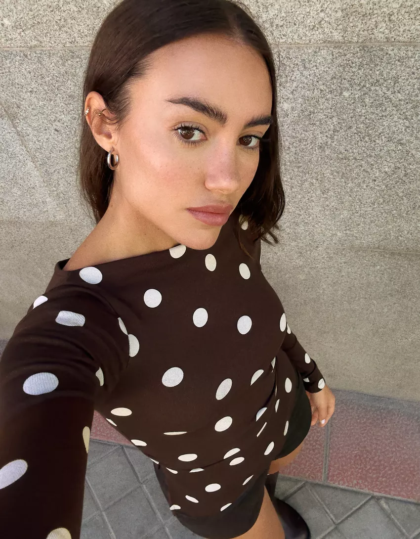 Long sleeve asymmetric T-shirt