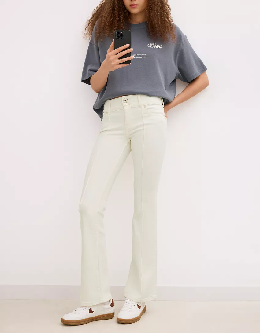 Low-rise bootcut jeans