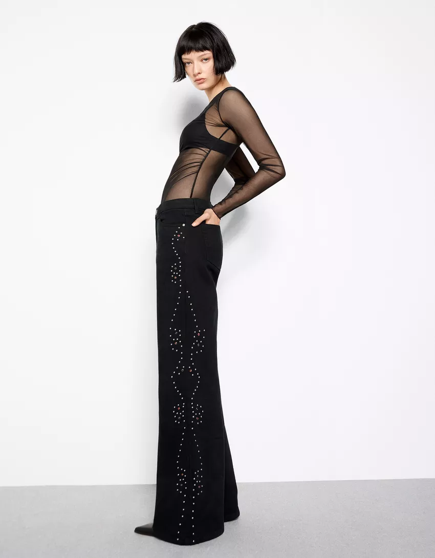 Low-rise wide-leg jeans with studs