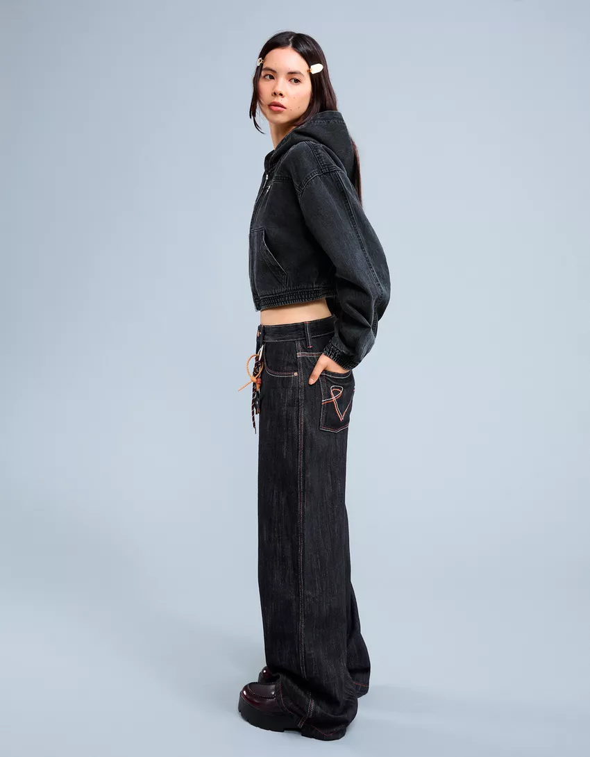 Denim jacket with zipper