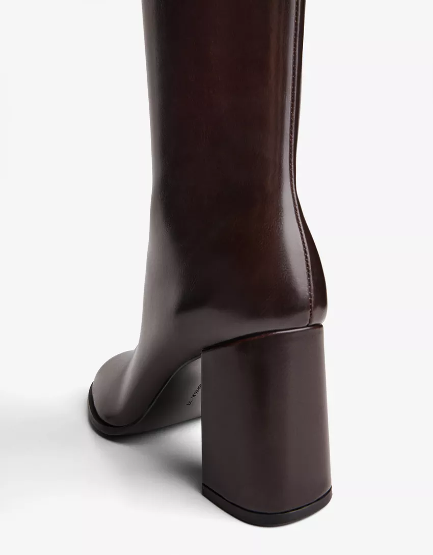 Block heel boots