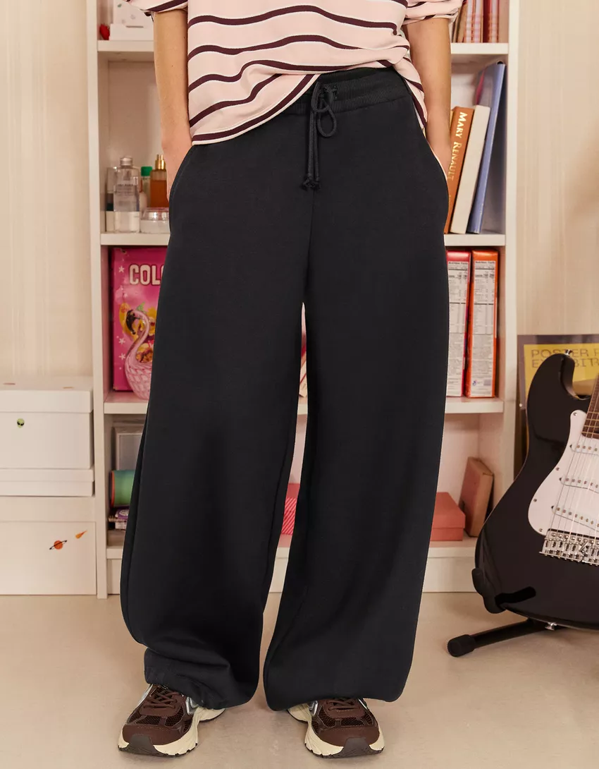 Plush barrel pants with stoppers