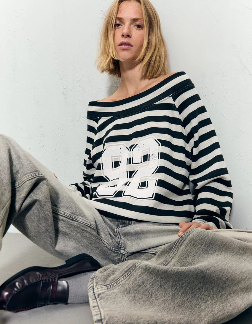 Printed boat neck sweater