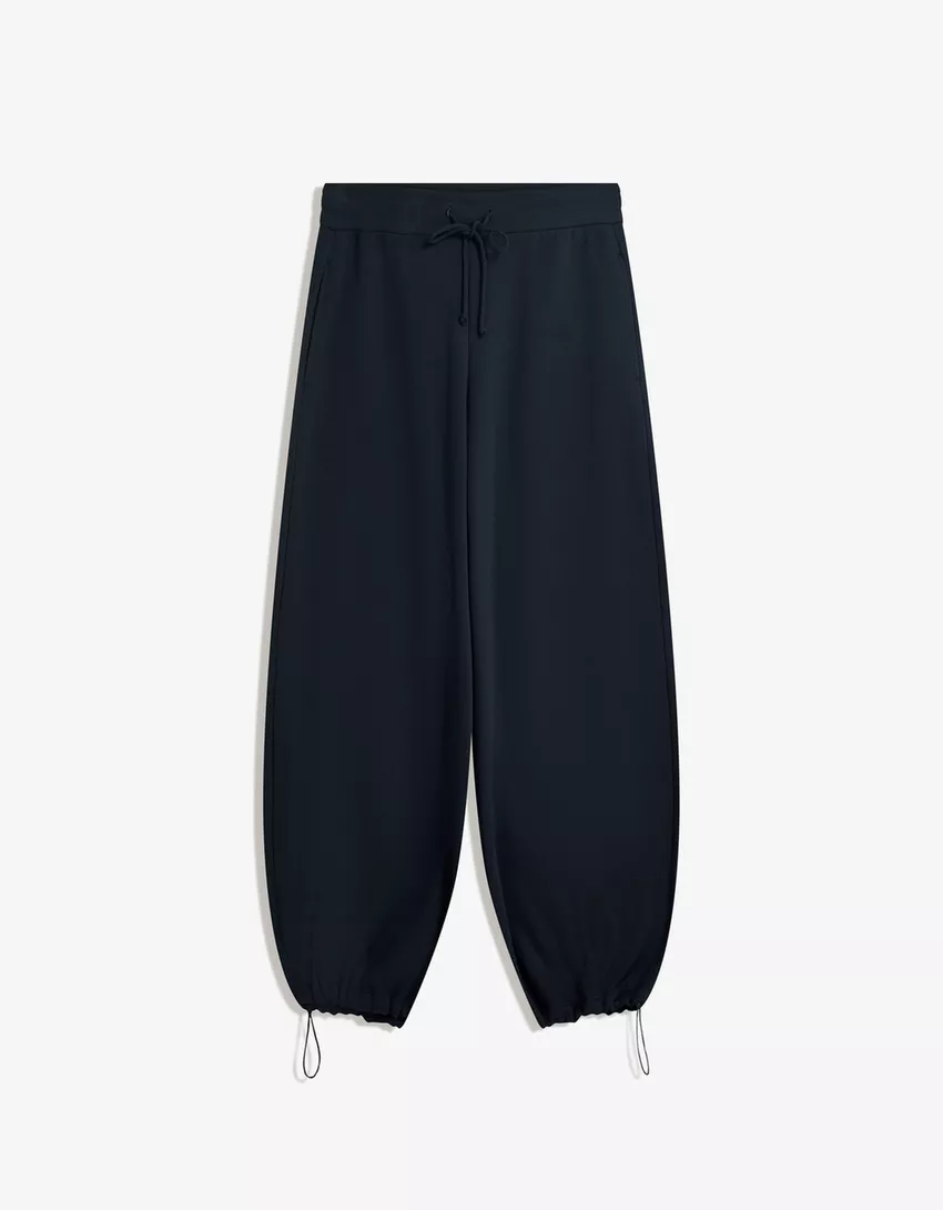 Plush barrel pants with stoppers