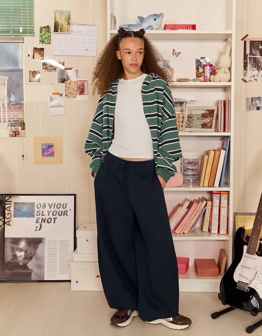 Plush barrel pants with stoppers