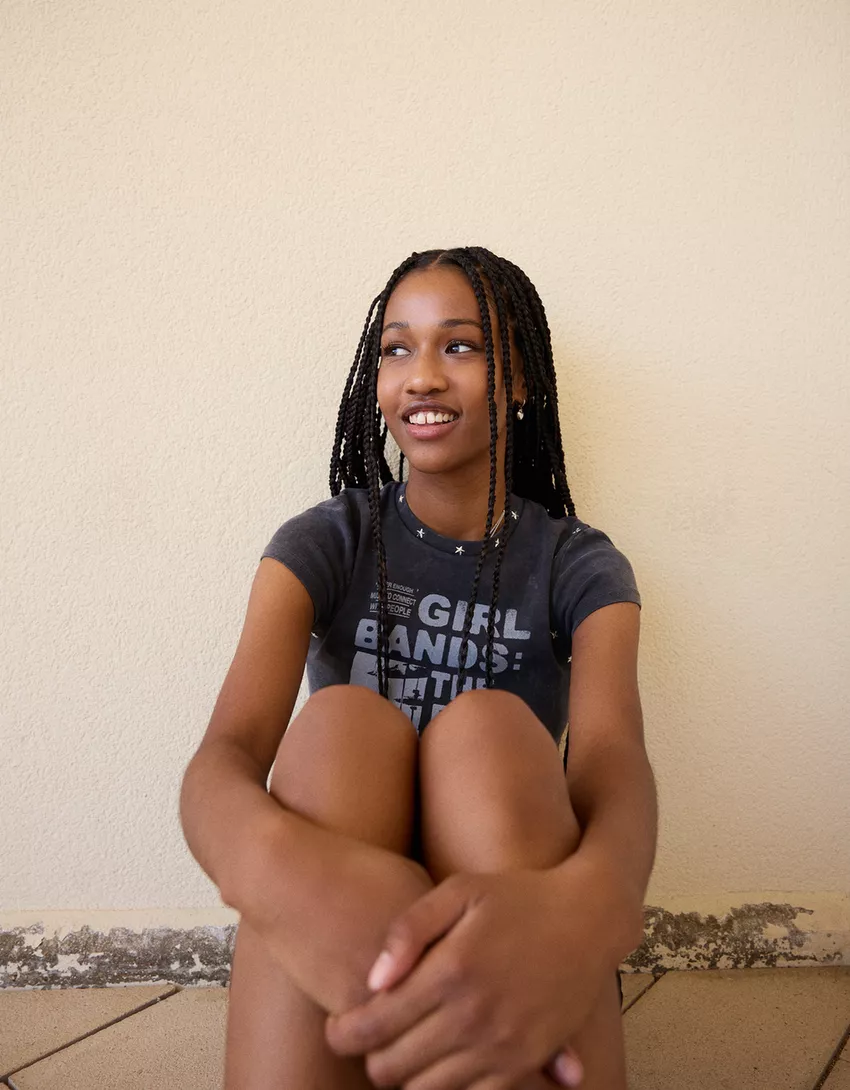 Short sleeve T-shirt with studs and print