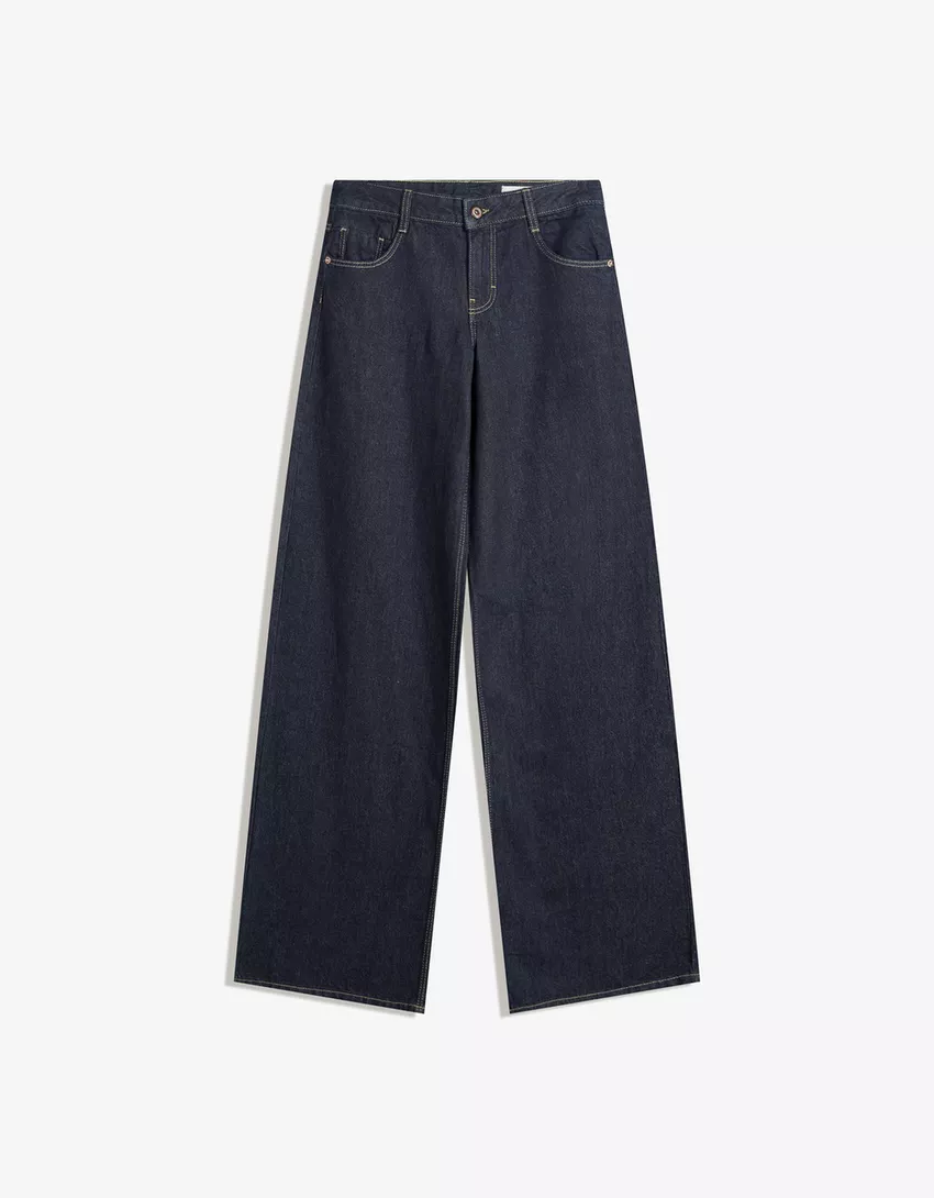 Low-rise wide-leg jeans