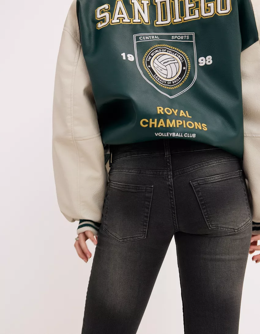 Low-rise bootcut jeans