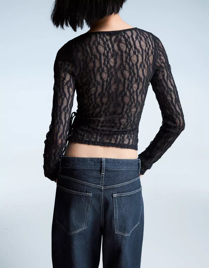 Long sleeve knotted blonde lace T-shirt