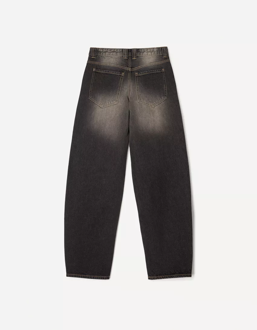 Barrel jeans