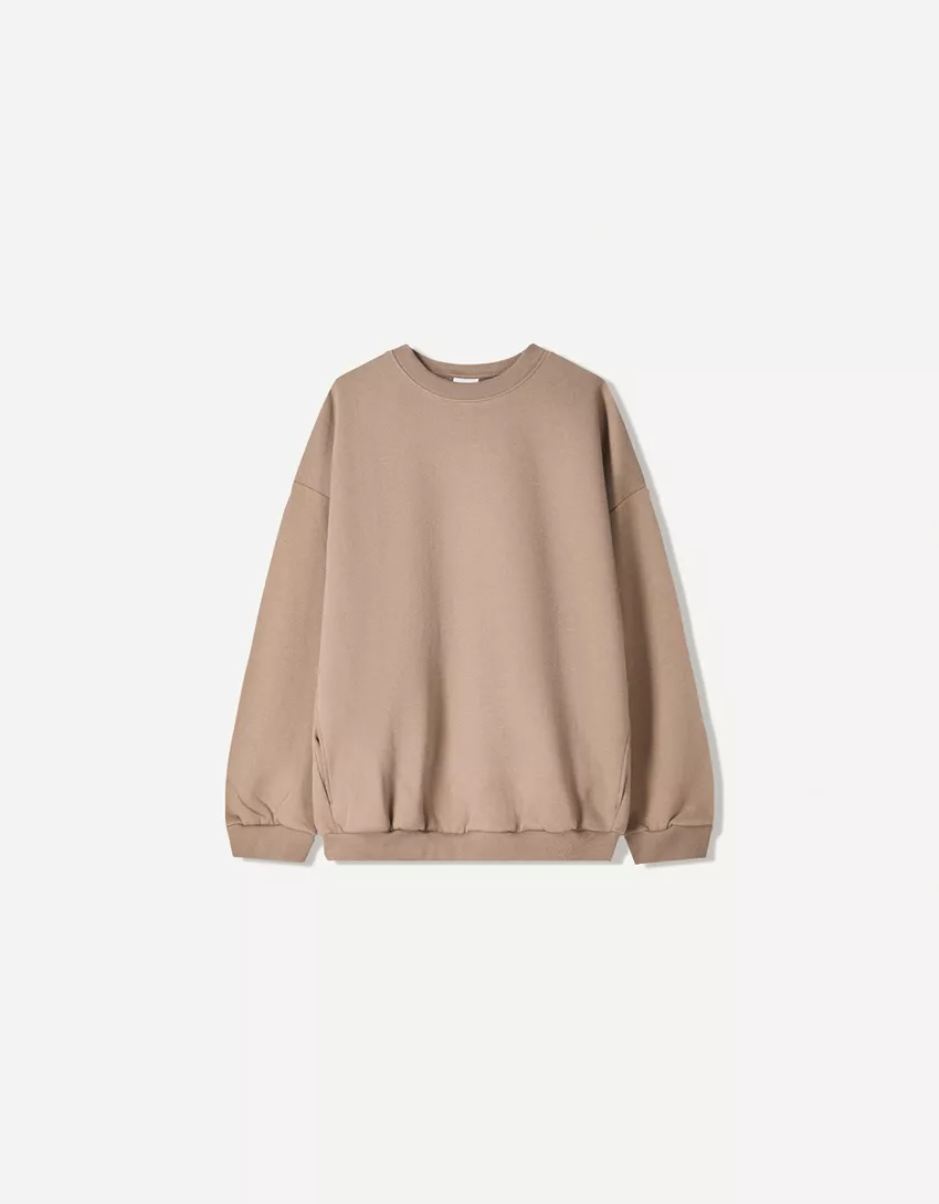Oversize sweatshirt with pockets