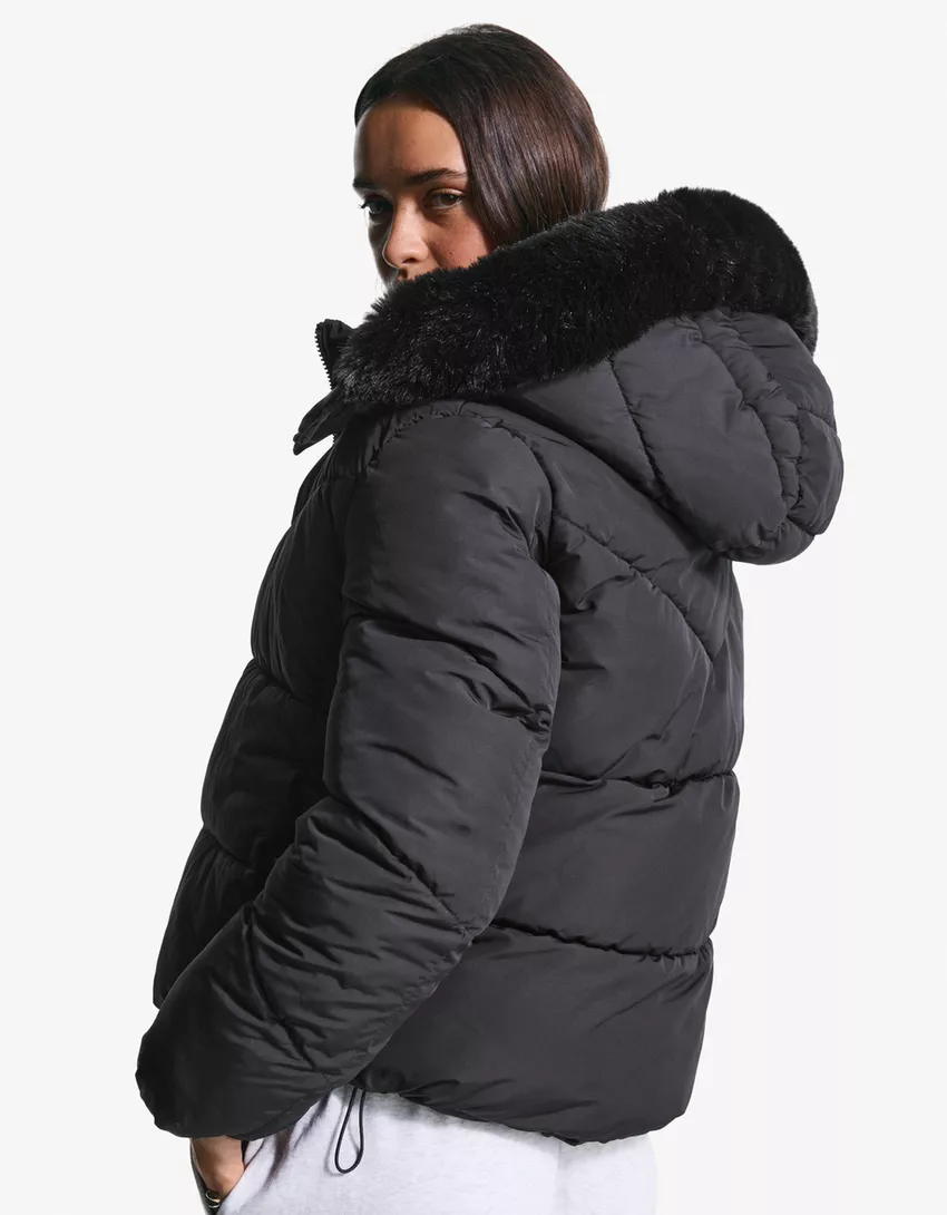 Water-repellent hooded puffer jacket with faux fur