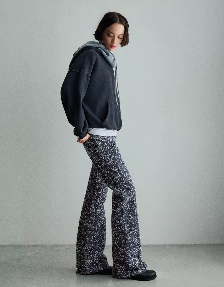 Textured flared baggy jeans