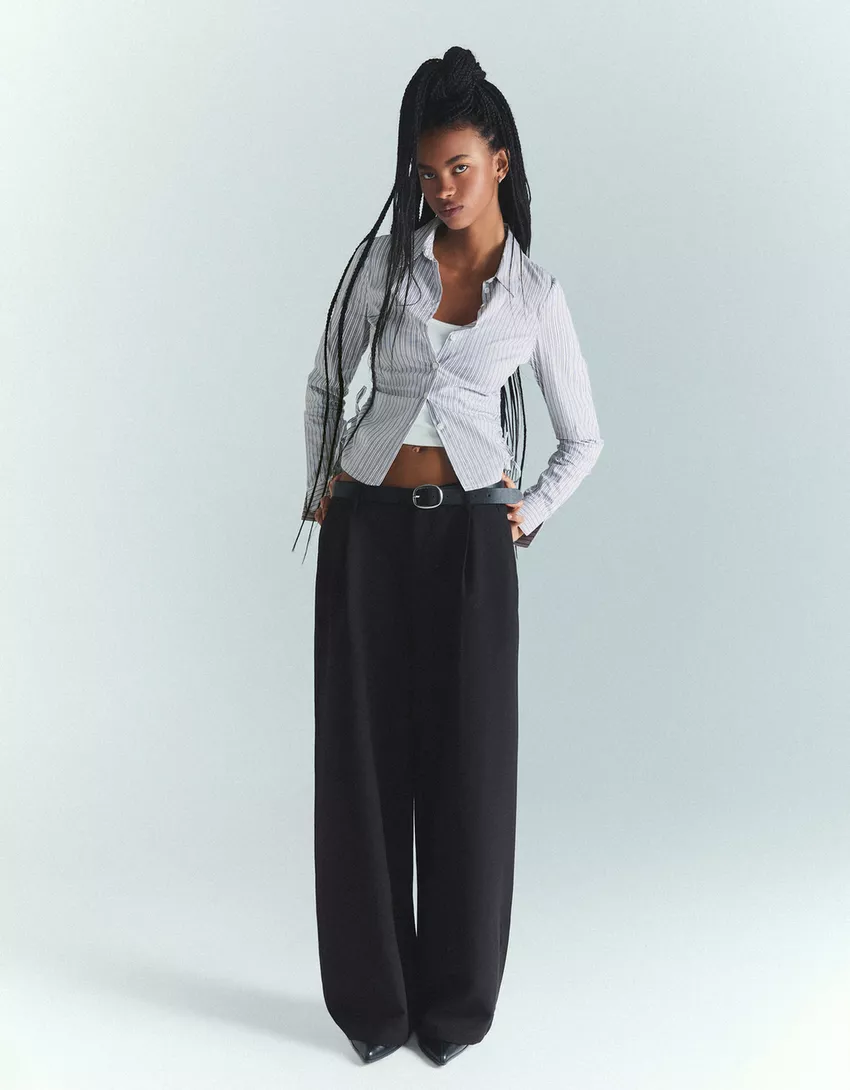 Fitted shirt with gathered side