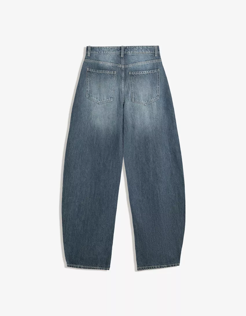Wide-leg barrel jeans