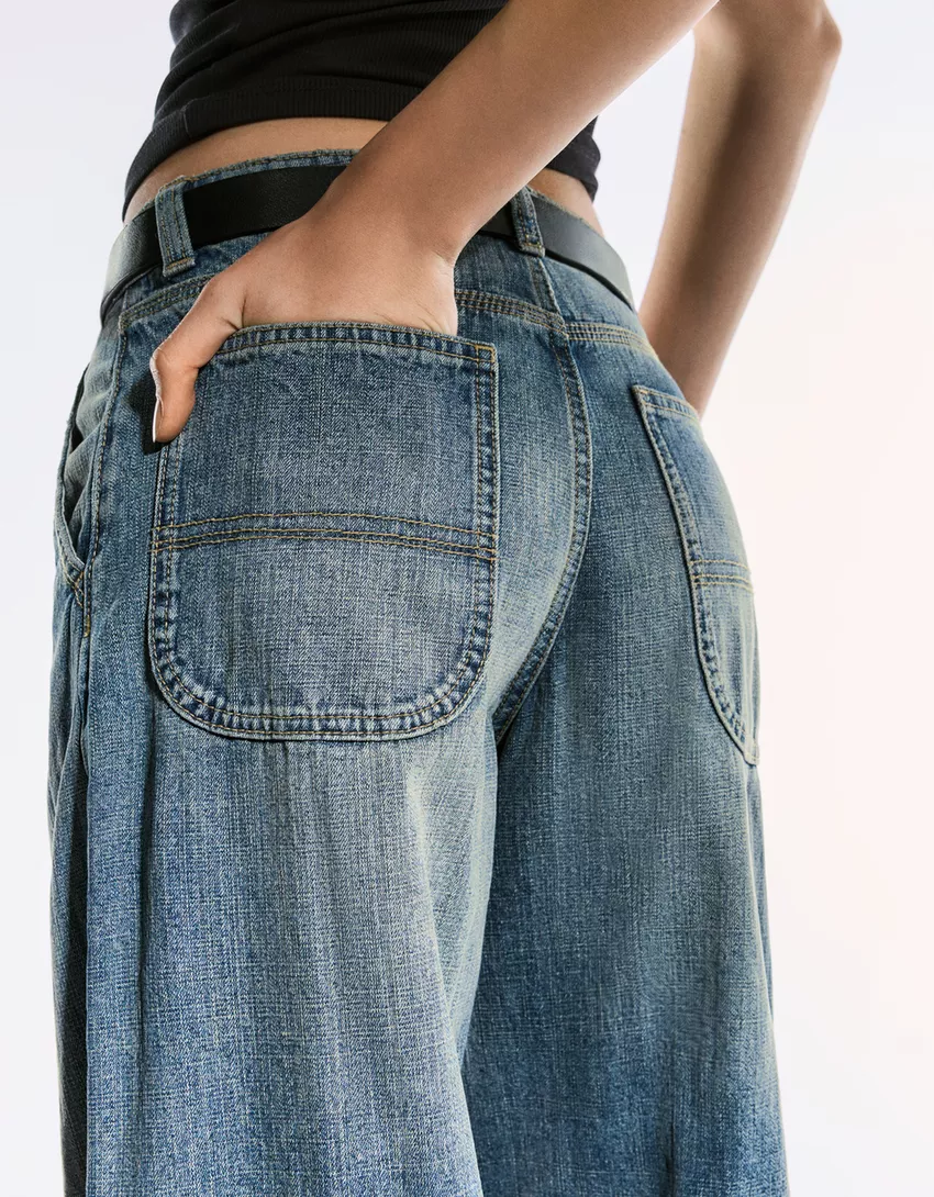 Skater-fit baggy jeans
