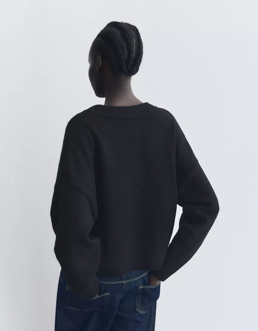 V-neck cropped sweater