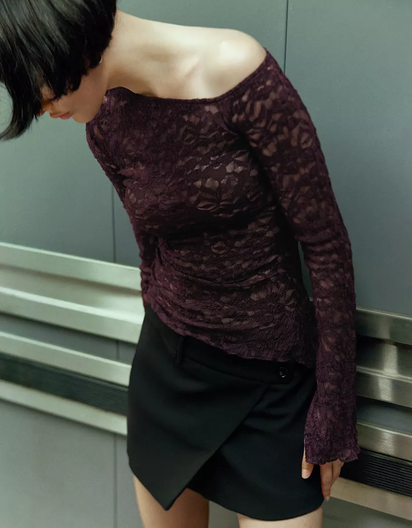 Long sleeve blonde lace top