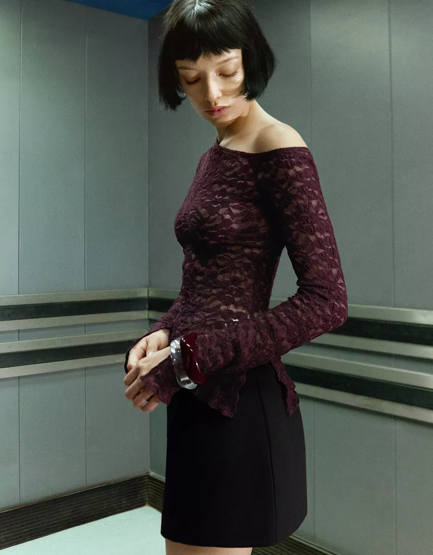 Long sleeve blonde lace top