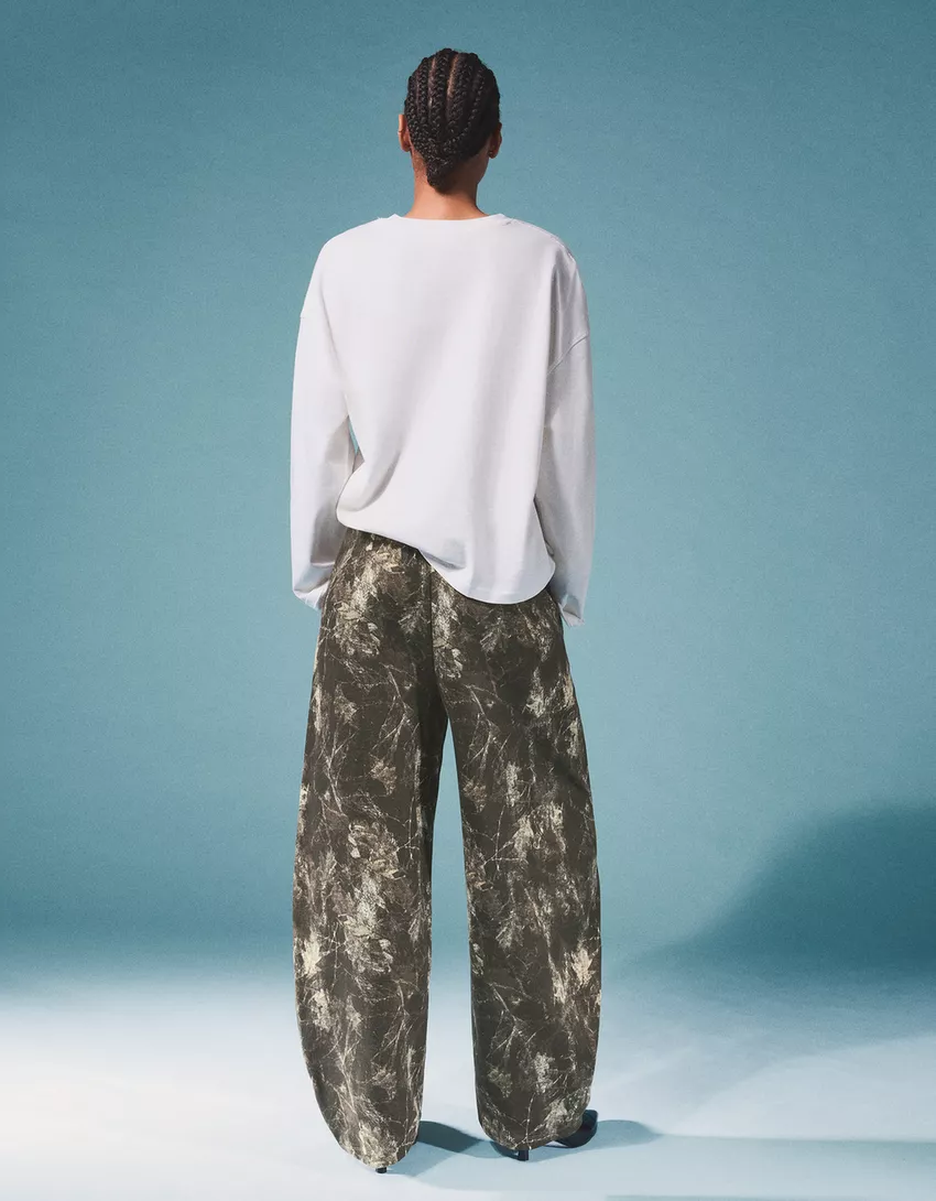Printed plush barrel pants