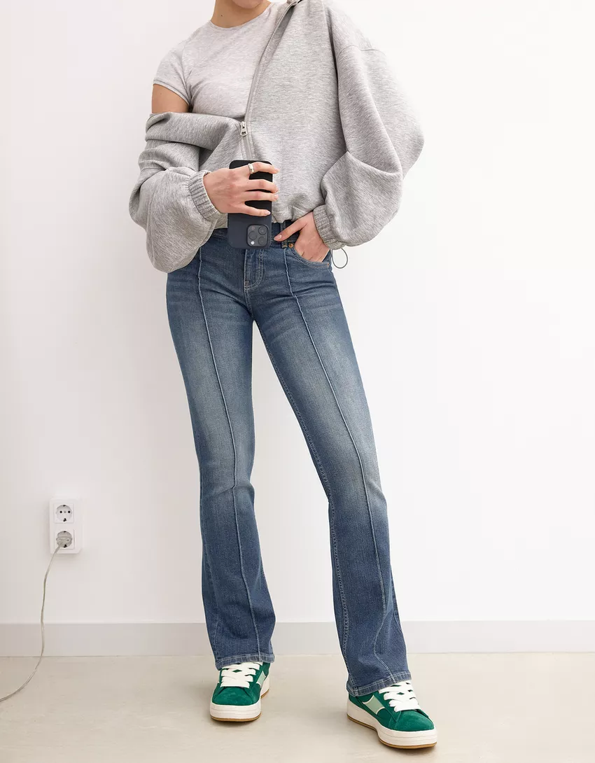 Low-rise bootcut jeans