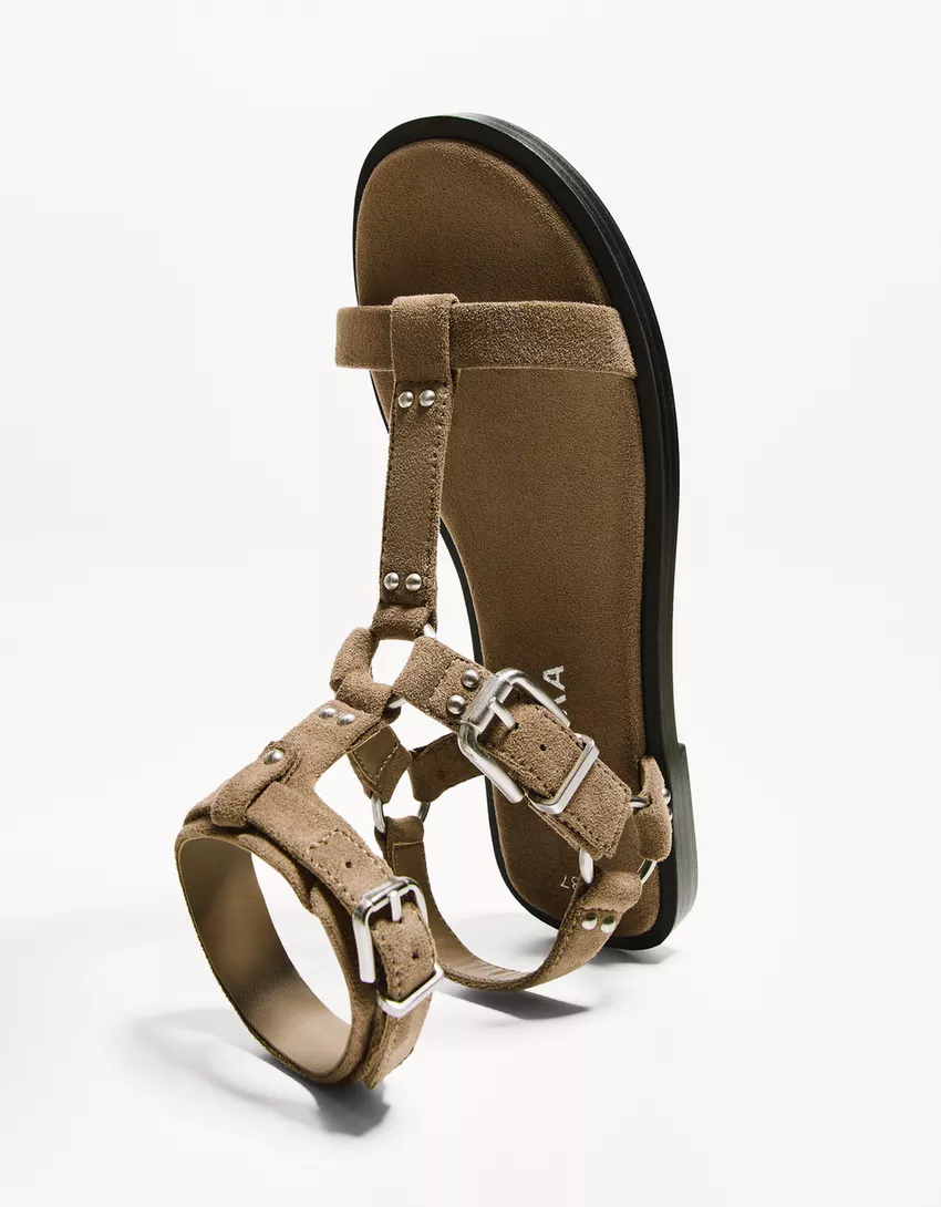 Flat slider sandals with buckles