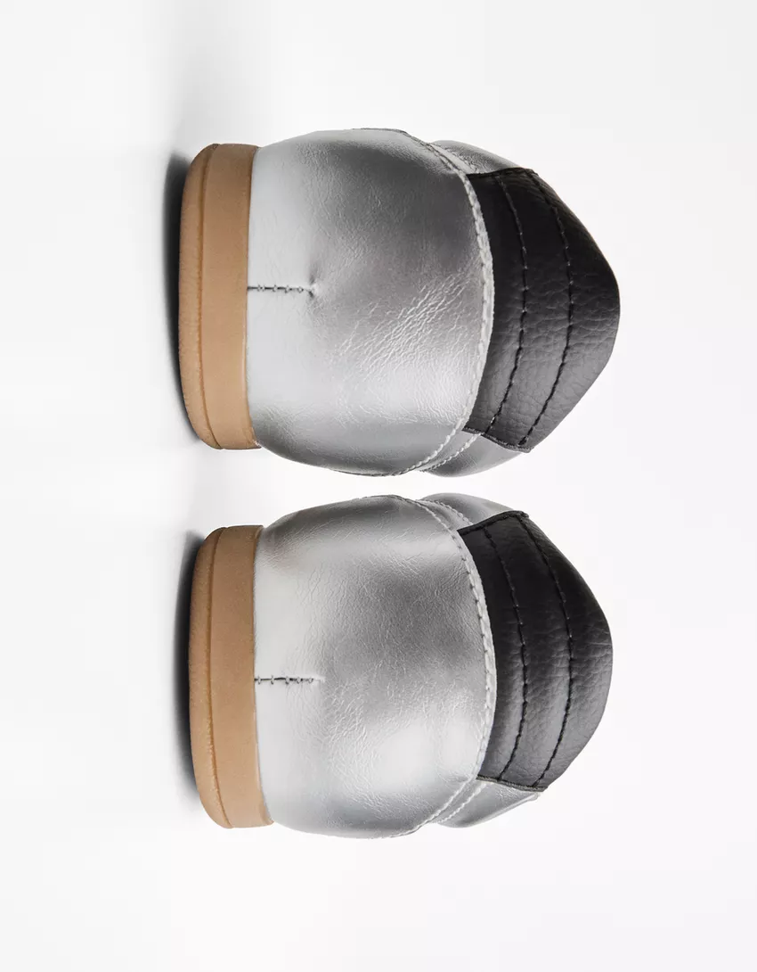 Retro sneakers with thin soles