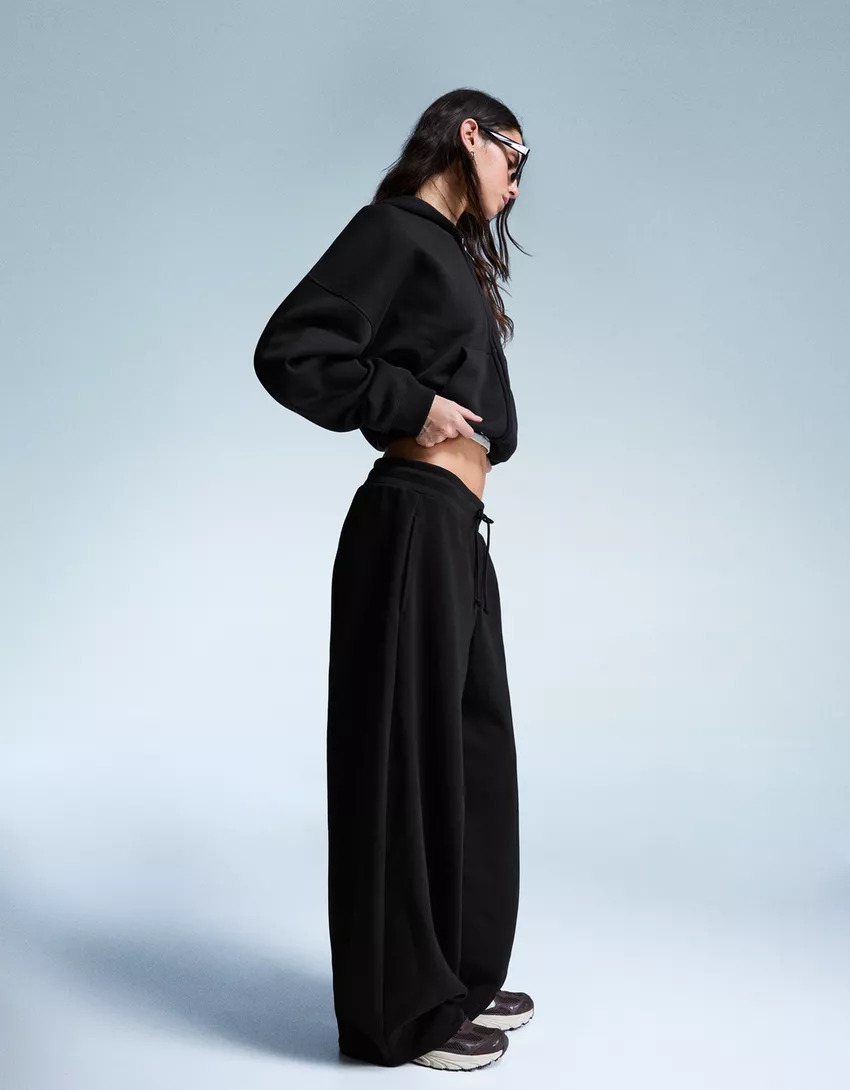 Plush barrel pants with stoppers