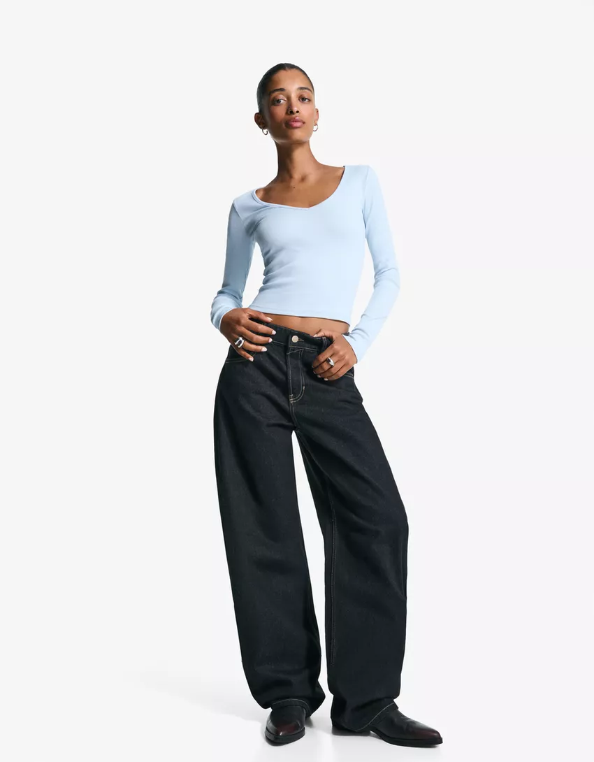 Long sleeve V-neck T-shirt