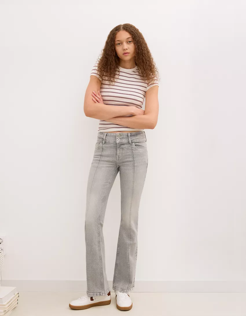 Low-rise bootcut jeans