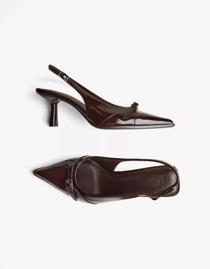 Kitten-heel shoes with buckled straps