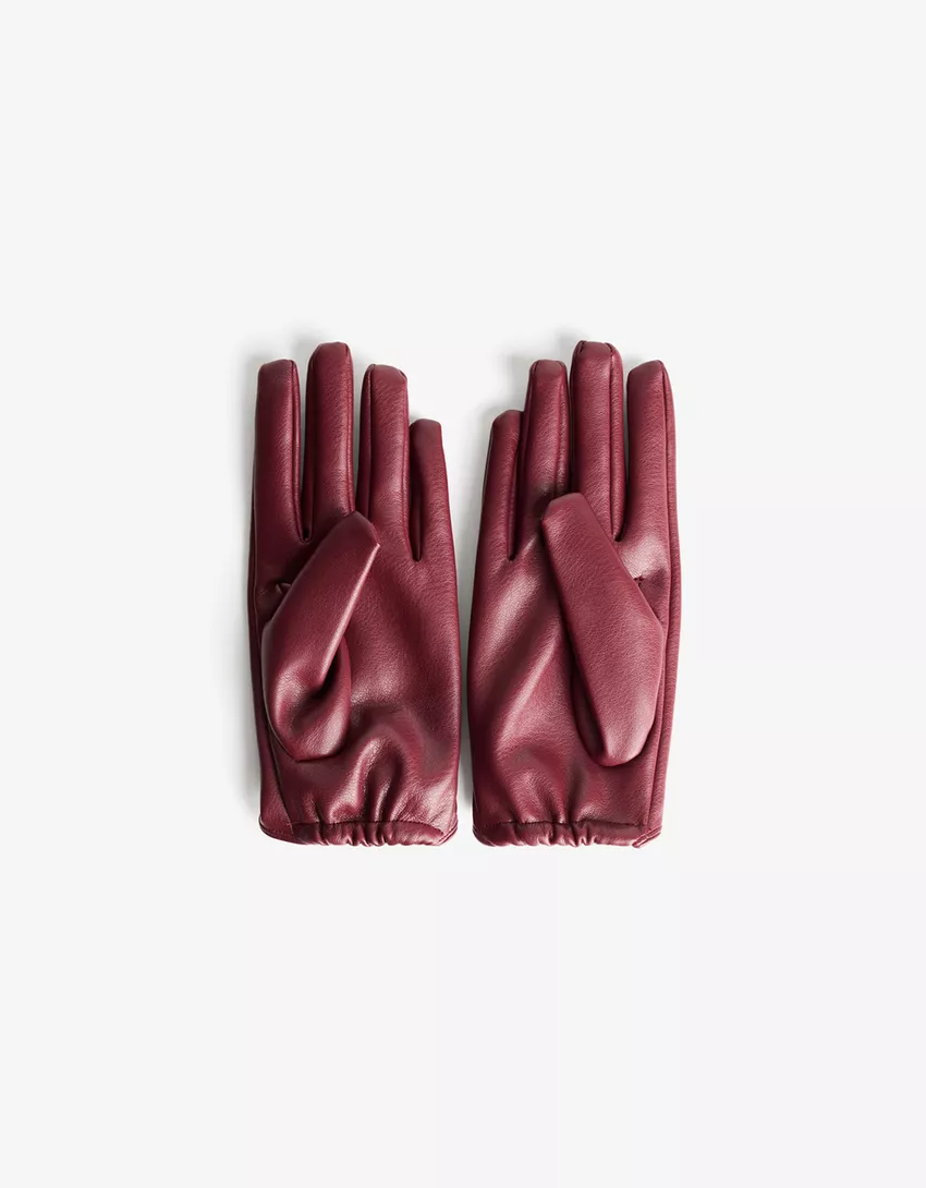 Leather effect gloves