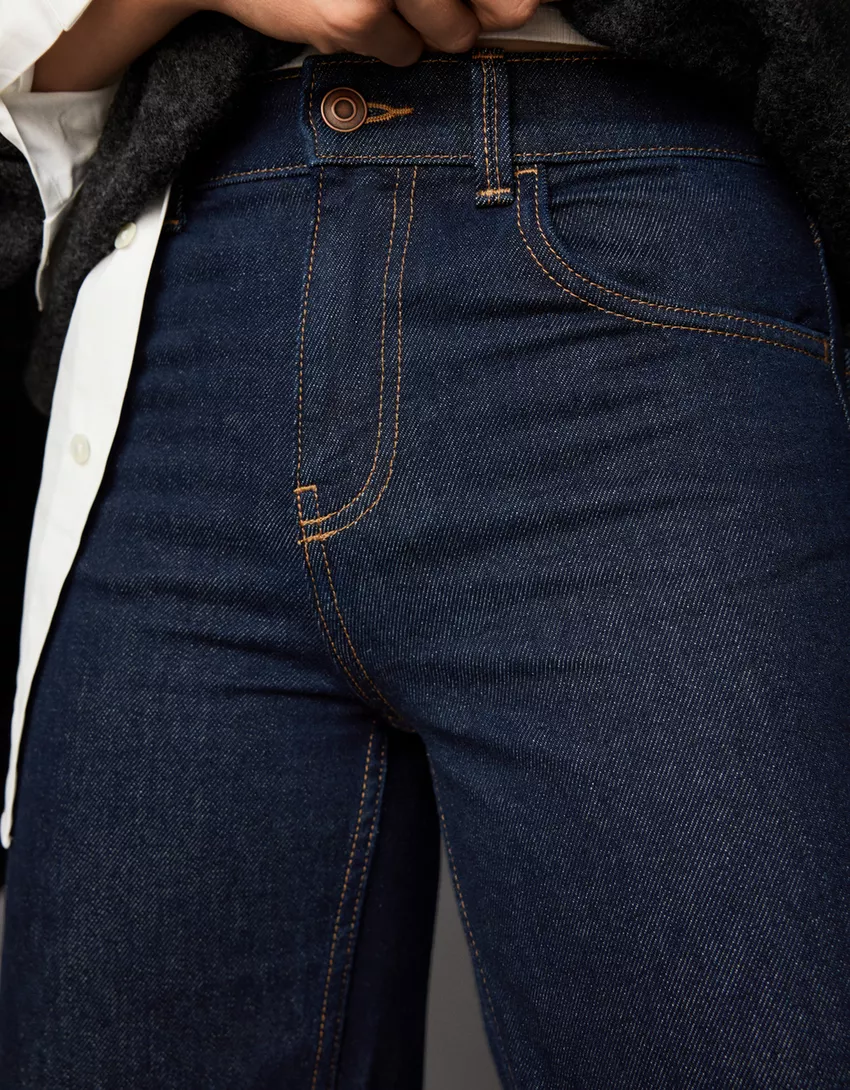 Wide-leg straight fit jeans