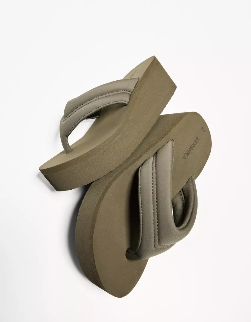 Quilted platform sandals